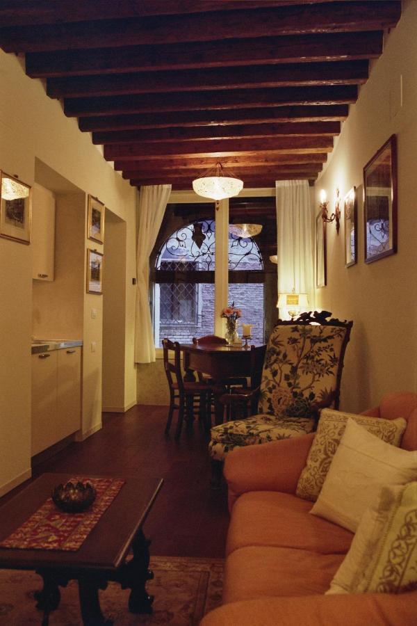 Al Pozzo Dei Scoacamini, 100 M From San Marco, Ground Floor Leilighet Venezia Eksteriør bilde